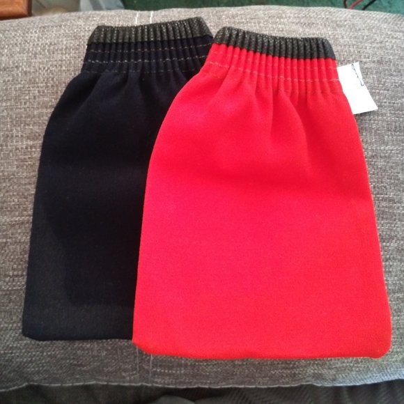 **PRICE REDUCED** Moroccan Original Exfoliating Glove - Picture 2 of 6